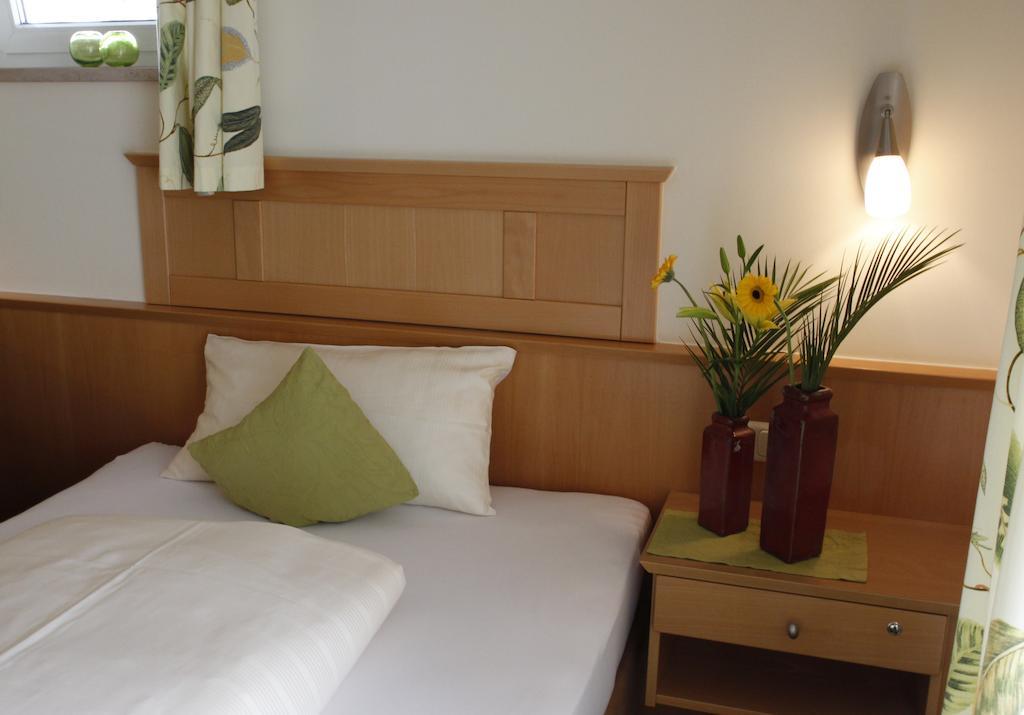 Apart-Hotel Pension Rossmayer Bad Füssing Quarto foto